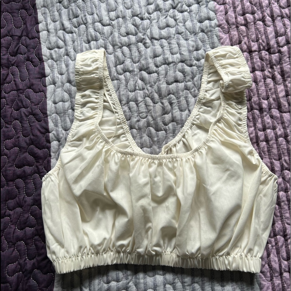 UO crop top NWT